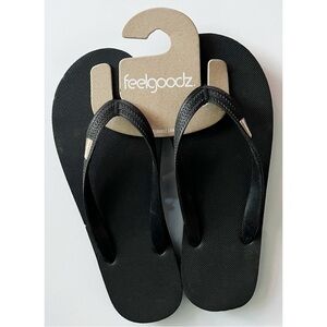Feelgoodz • NWT Black Rubber Flip Flops